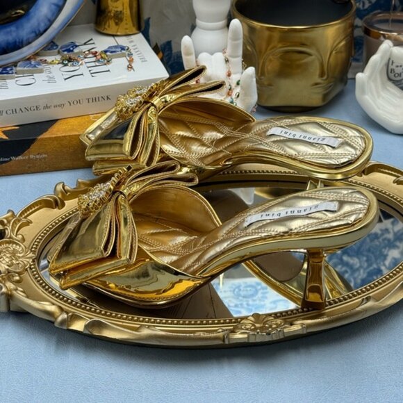 🆕 GIANNI BINI 🧿 NWOB Peeka Patent Gold Metallic Keyhole Ornament Sandal, Sz 7 - Picture 11 of 16